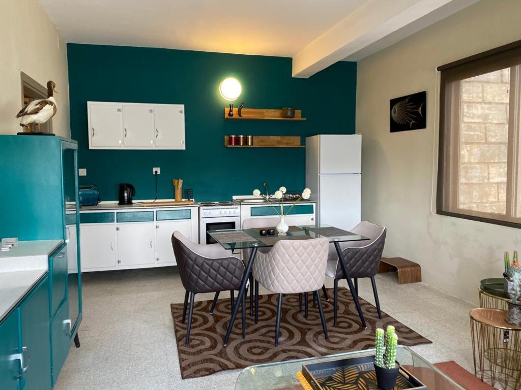 A Sea View Maisonette Right On The Waters Edge. Apartman San Pawl il-Baħar Kültér fotó