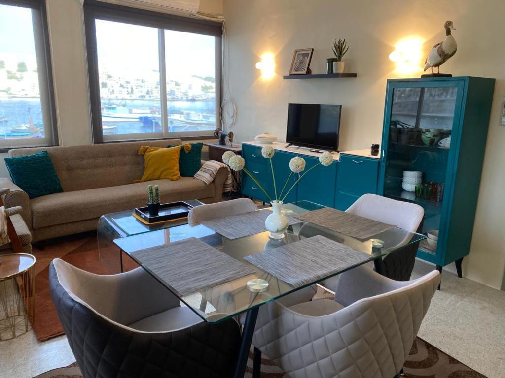 A Sea View Maisonette Right On The Waters Edge. Apartman San Pawl il-Baħar Kültér fotó