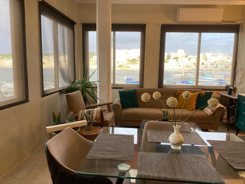 A Sea View Maisonette Right On The Waters Edge. Apartman San Pawl il-Baħar Kültér fotó